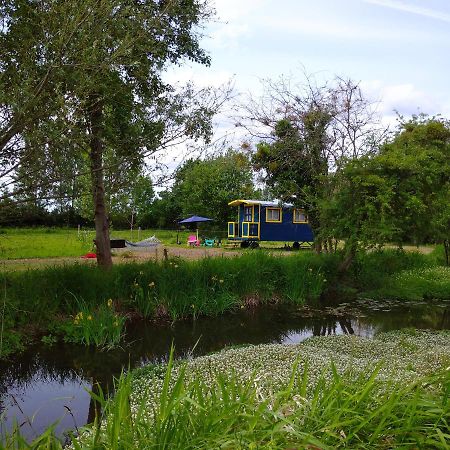Villa La Roulotte Du Moulin De Palet à Baugé Extérieur photo
