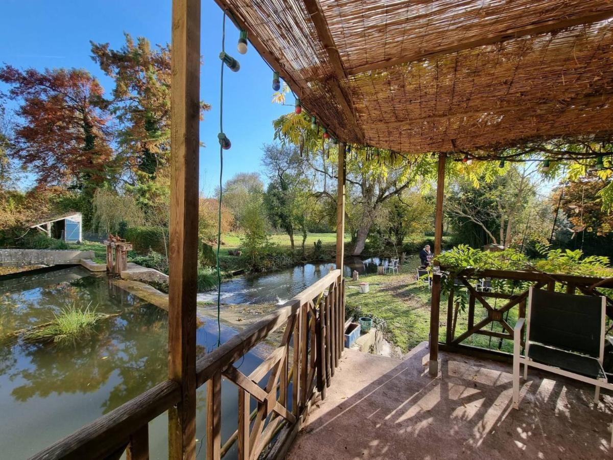 Villa La Roulotte Du Moulin De Palet à Baugé Extérieur photo